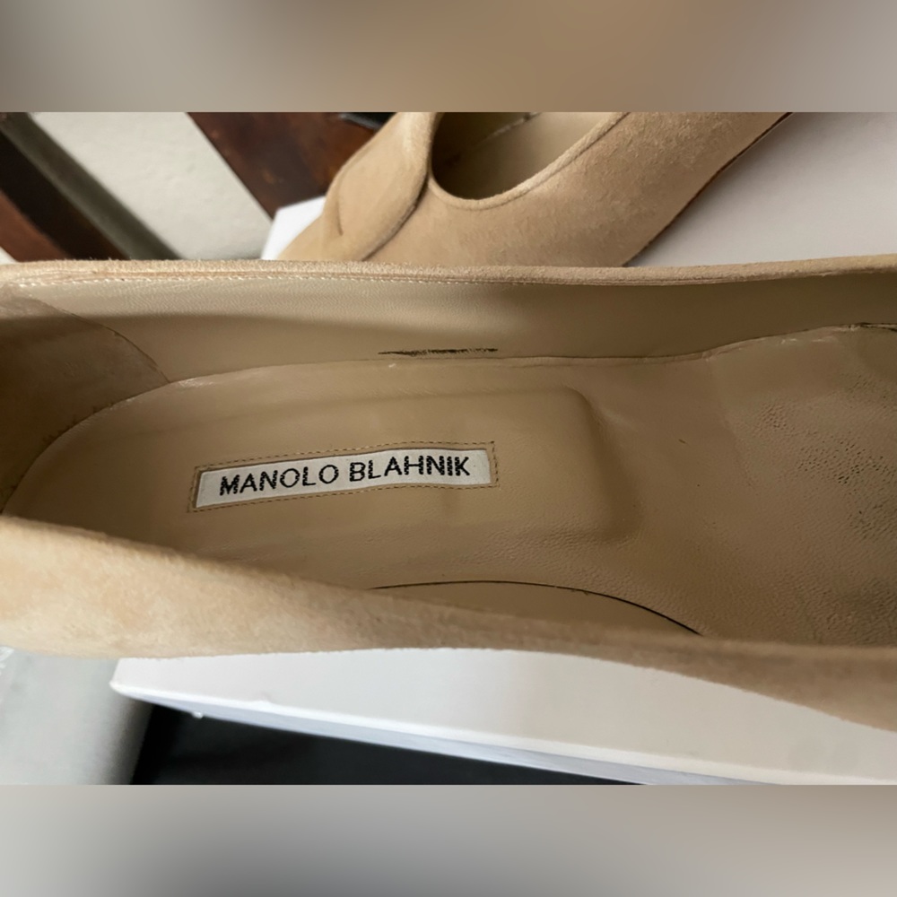 🔥Great Used Condition Manolo Blahnik 40(9)heels comes with box,dustbags,card - Picture 10 of 14